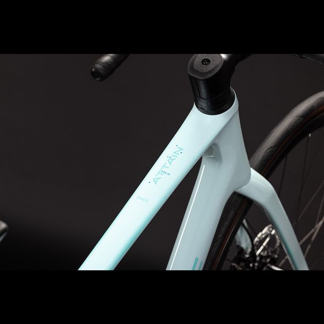CUBE Attain C:62 Race 2027 maantiepyörä